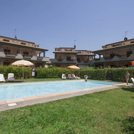 Follonica Apartments